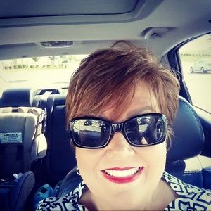 Meet your Posher, Melissa